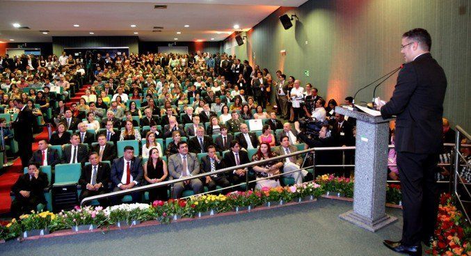 PRESIDENTE_DISCURSA-EM1-677x368.jpg