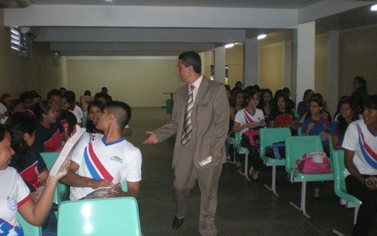 Alunos_da_Escola_Eldah_Bitton_recebem_O_MP_nas_Escolas_3