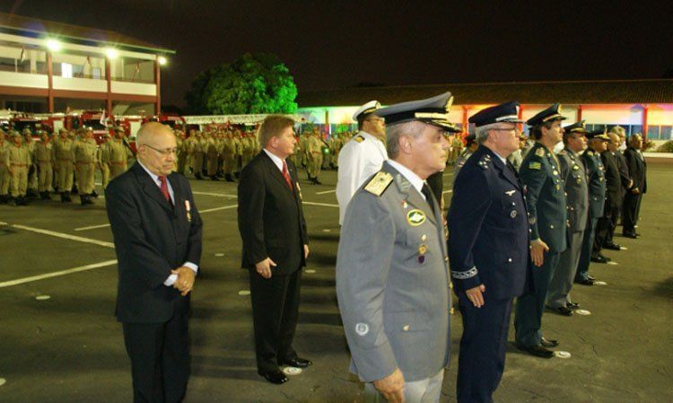 MP-AM_recebe_medalha_do_Corpo_de_Bombeiros_do_Amazonas_3